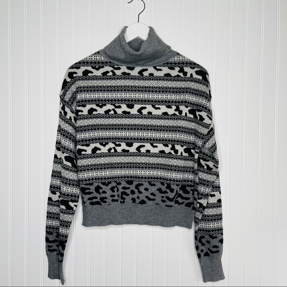 JOHN & JENN | GREY & BLACK TURTLENECK - M - Picture 7 of 15